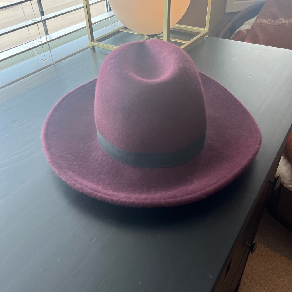 Burgundy felt hat
